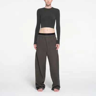 Skims New Vintage In Black