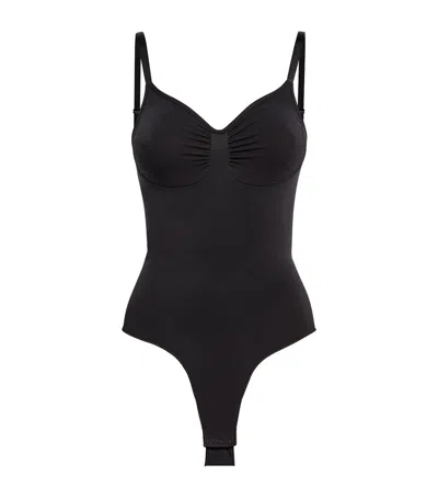 SKIMS SEAMLESS SCULPT BRIEFS BODYSUIT