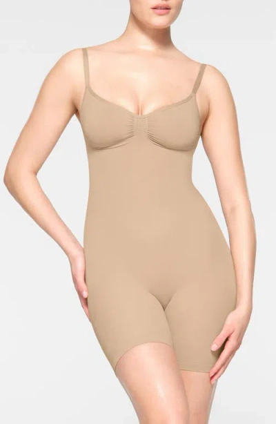 SKIMS SKIMS SEAMLESS SCULPT LOW BACK MID THIGH BODYSUIT