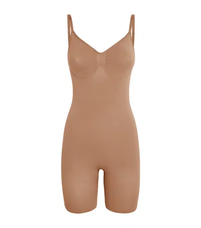 SKIMS SKIMS SEAMLESS SCULPT MID-THIGH BODYSUIT