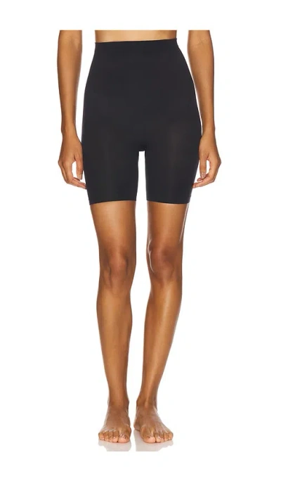 SKIMS SEAMLESS SCULPT MID THIGH SHORT