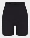 Skims Womens Onyx Sculpt Fitted Stretch-woven Shorts In Black