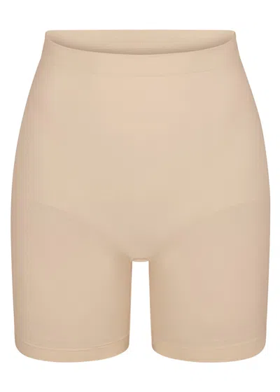 Skims Seamless Sculpt Mid-thigh Shorts In White