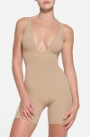 Skims Everyday Sculpt Ruched Stretch-woven Body In Clay