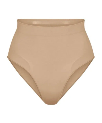 Skims Womens Ochre Sculpting Mid-rise Stretch-woven Briefs