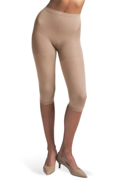 Skims Shaping Capri Tights In Clay