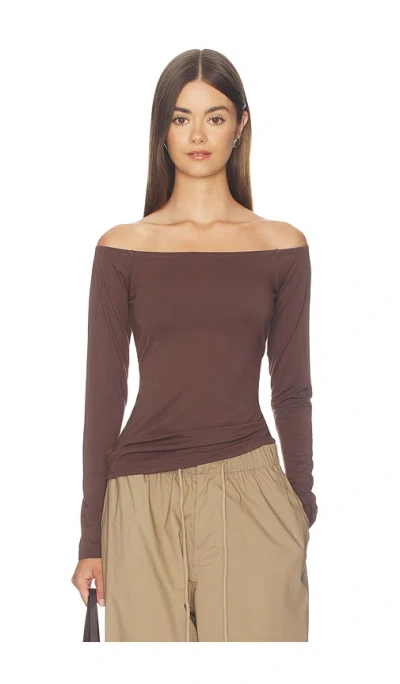 Skims Smooth Layers Long Sleeve Off The Shoulder Top In Brown