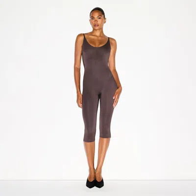 Skims Smooth Layers In Black