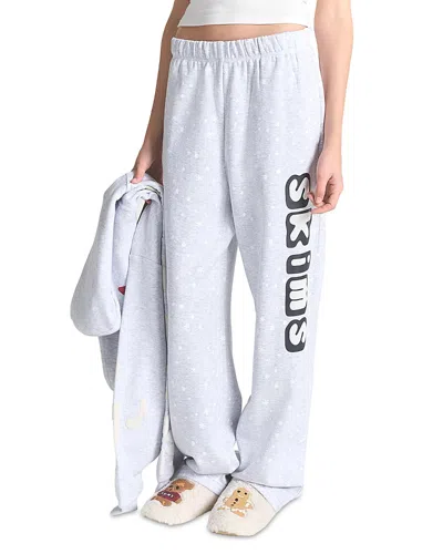 Skims Snow Print Fleece Pants In White