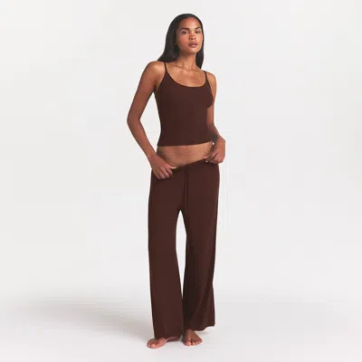 Skims Soft Lounge In Brown