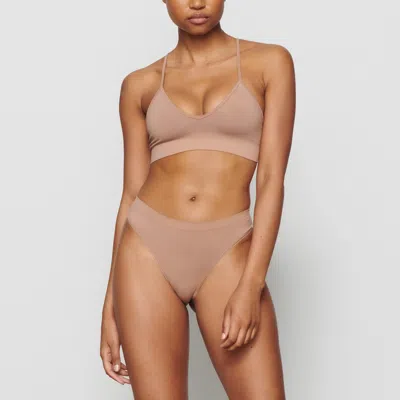 Skims Soft Smoothing Seamless In Brown