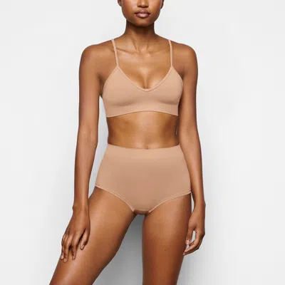 Skims Soft Smoothing Seamless In Brown