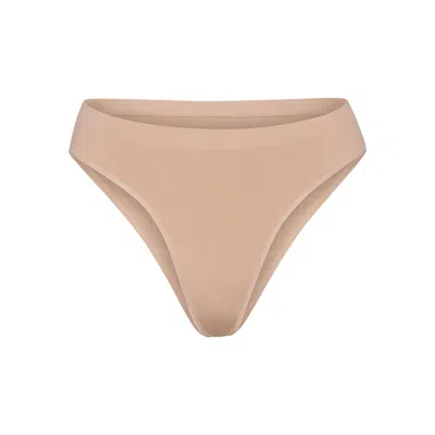 Skims Soft Smoothing Seamless In Clay
