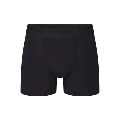 Skims Stretch In Obsidian