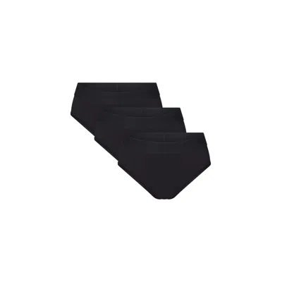 Skims Stretch In Obsidian