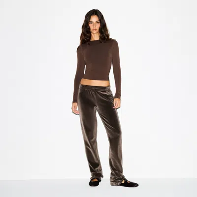 Skims Velour In Brown