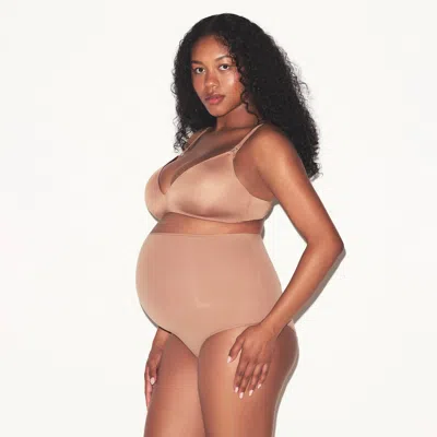 Skims Wireless Form In Pink