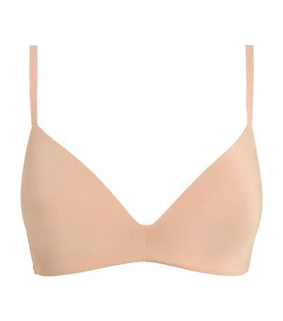 Skims Wireless Form T-shirt Bra In Beige
