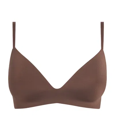 Skims Wireless Form T-shirt Bra In Brown