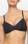 Skims Wireless Push-up Plunge Bra In Onyx