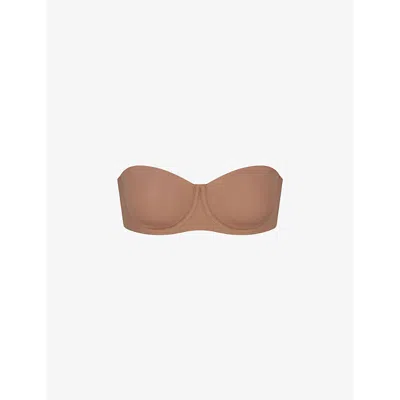 SKIMS WOMENS SKIMS FITS EVERYBODY STRETCH-WOVEN STRAPLESS BRA