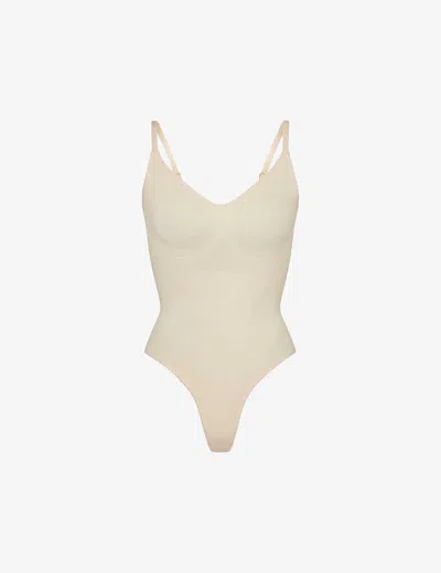 Skims Womens Sand Seamless Sculpt Fitted Stretch-woven Body