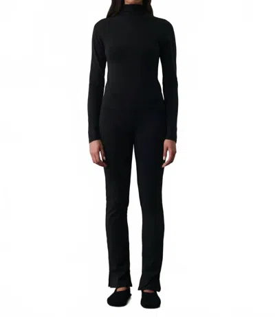 Skin Base Long Sleeve Mockneck Top In Black