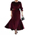 Skirt Society Velvet Dress In Burgundy In White