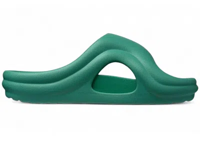 Pre-owned Skylrk Men's  Beach Slide Sneakers In Forest In Green