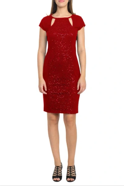 Sl Fashions 9137182 Fitted Lace Short Cocktail Dress In Red