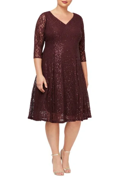Sl Fashions Lace V-neck Dress In Burgundy