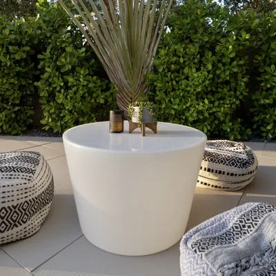 Smart & Green Bass Coffee Table In White,black