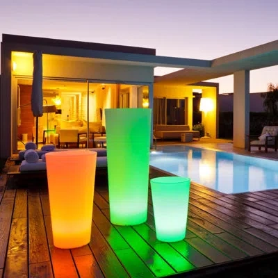 Smart & Green Tango Battery Powered Integrated Led Color Changing Outdoor Floor Lamp In White