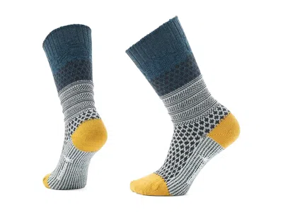 Smartwool Everyday Popcorn Cable Crew Socks Knee High Socks Shoes Frosty Green: Md (us Men's Shoe 6-8.5 - Wome In Multi
