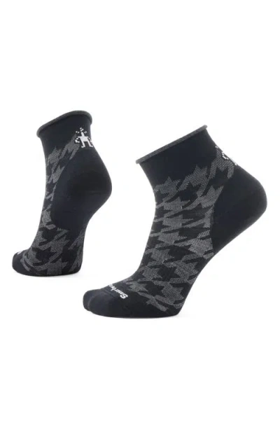 Smartwool Everyday Roll Top Houndstooth Ankle Socks In Black