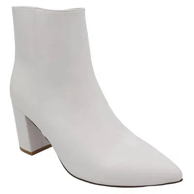Smash Shoes Women's Chiku Chunky Heel Pointed Toe Boots In White