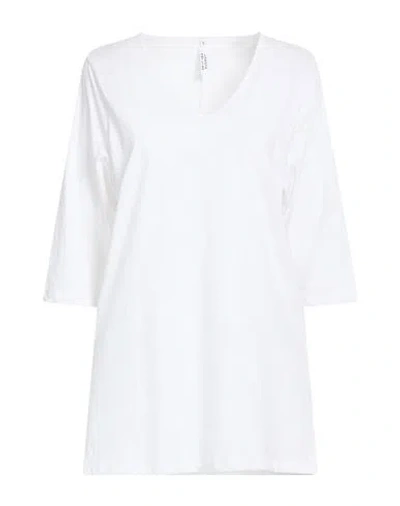 Smiling London Woman T-shirt White Size M Cotton, Linen