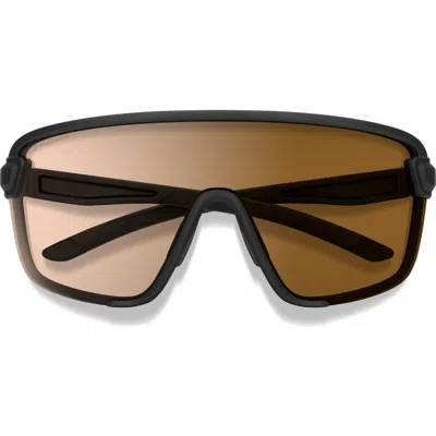 Smith Bobcat Photochromic 135mm Chromapop™ Shield Sunglasses In Matte Black/brown