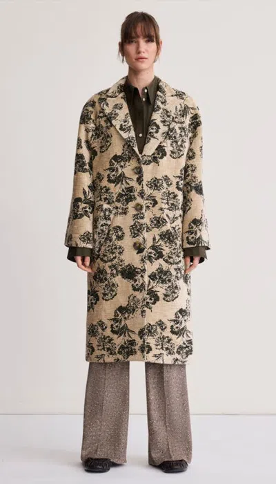 Smythe Raglan Coat In Neutral