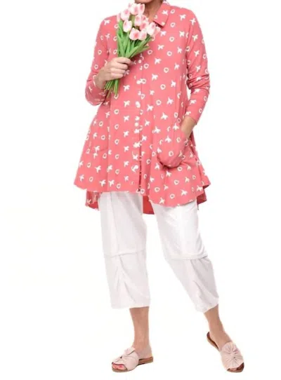 Snapdragon & Twig Lauryn Printed Button Down Tunic Shirt In Paradise Xo In Pink