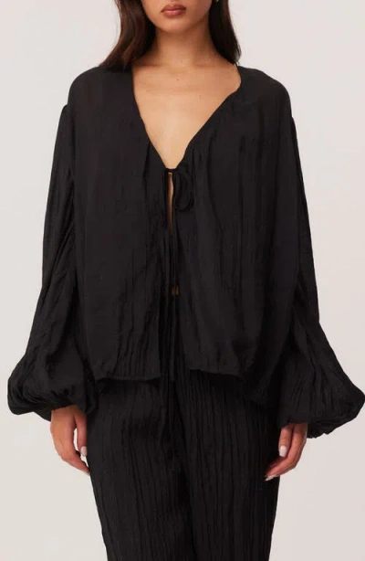 Sndys Brandi Oversize Crinkle Tie Front Top In Black