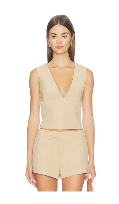 Sndys Raquel  탑 In Neutral