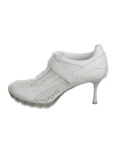 Pre-owned Sneex Leather Pumps In White