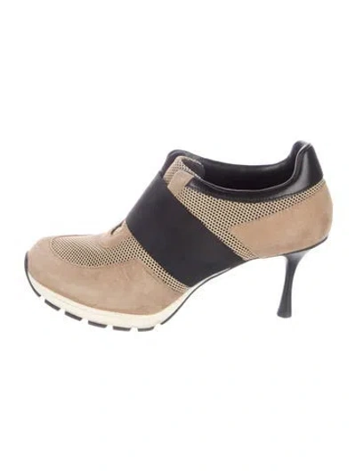 Pre-owned Sneex Suede Colorblock Pattern Pumps In Blue