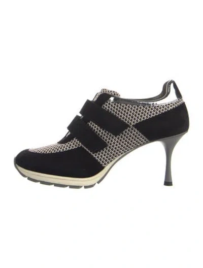 Pre-owned Sneex Suede Patterned Pumps In Black