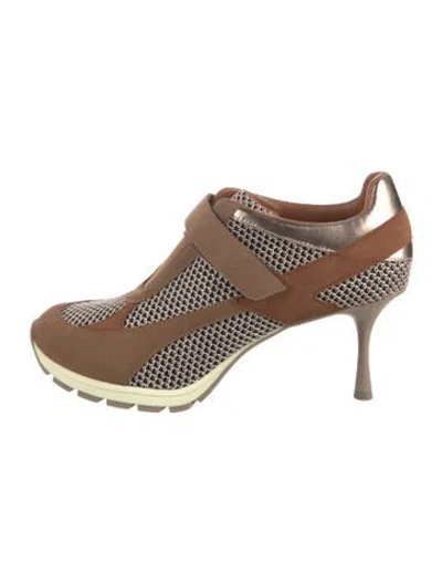 Pre-owned Sneex Suede Pumps In Brown