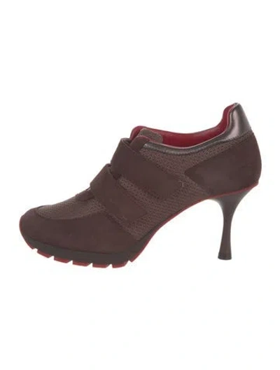 Pre-owned Sneex Suede Pumps In Burgundy
