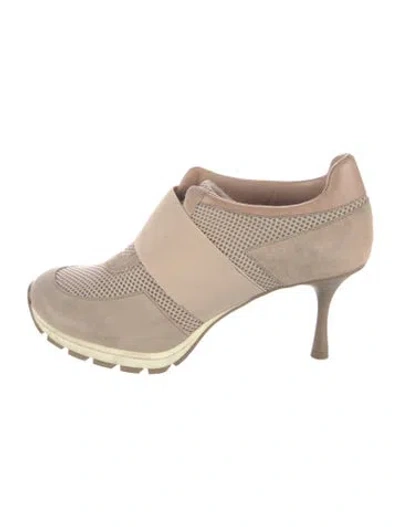 Pre-owned Sneex Suede Pumps In Neutral
