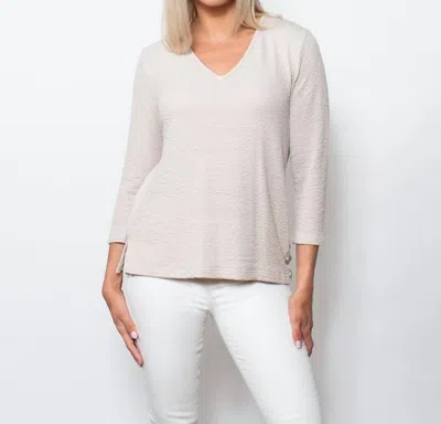 Sno Skins Seersucker Knit V-neck Top In Driftwood