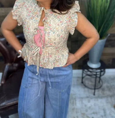 So Me Floral Print Ruffled Quilted Vest Top In Beige In Multi